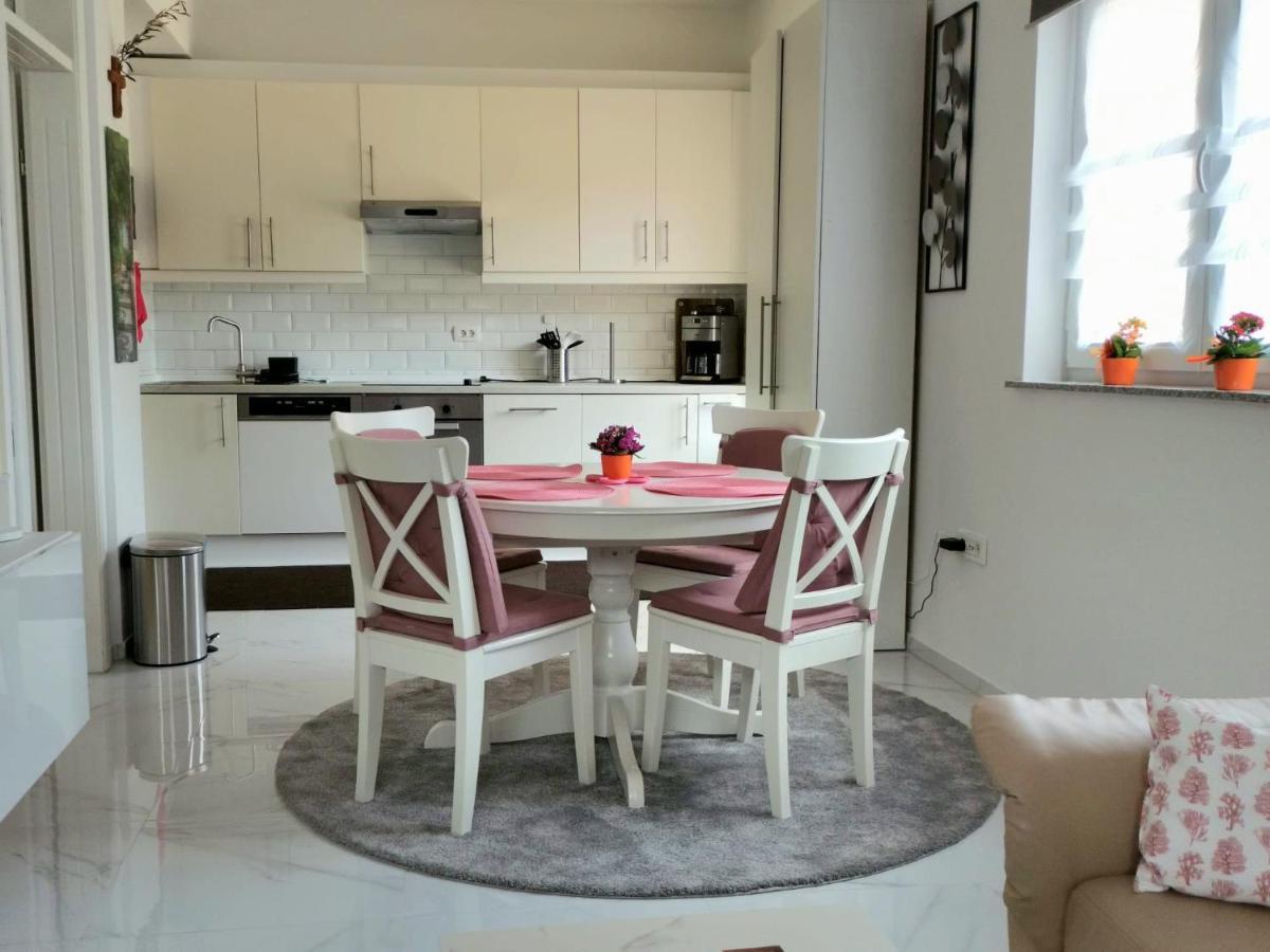 Apartment Grazia Pula Extérieur photo