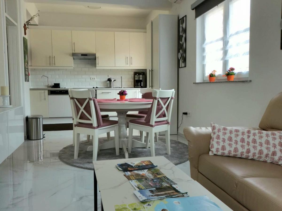 Apartment Grazia Pula Extérieur photo